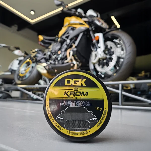 Restaurador de partes negras y pinturas mate Dgk x 120 gr